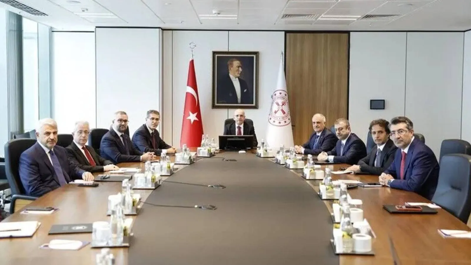 Borsadaki sert düşüş sonrası piyasalar açılmadan kritik toplantı